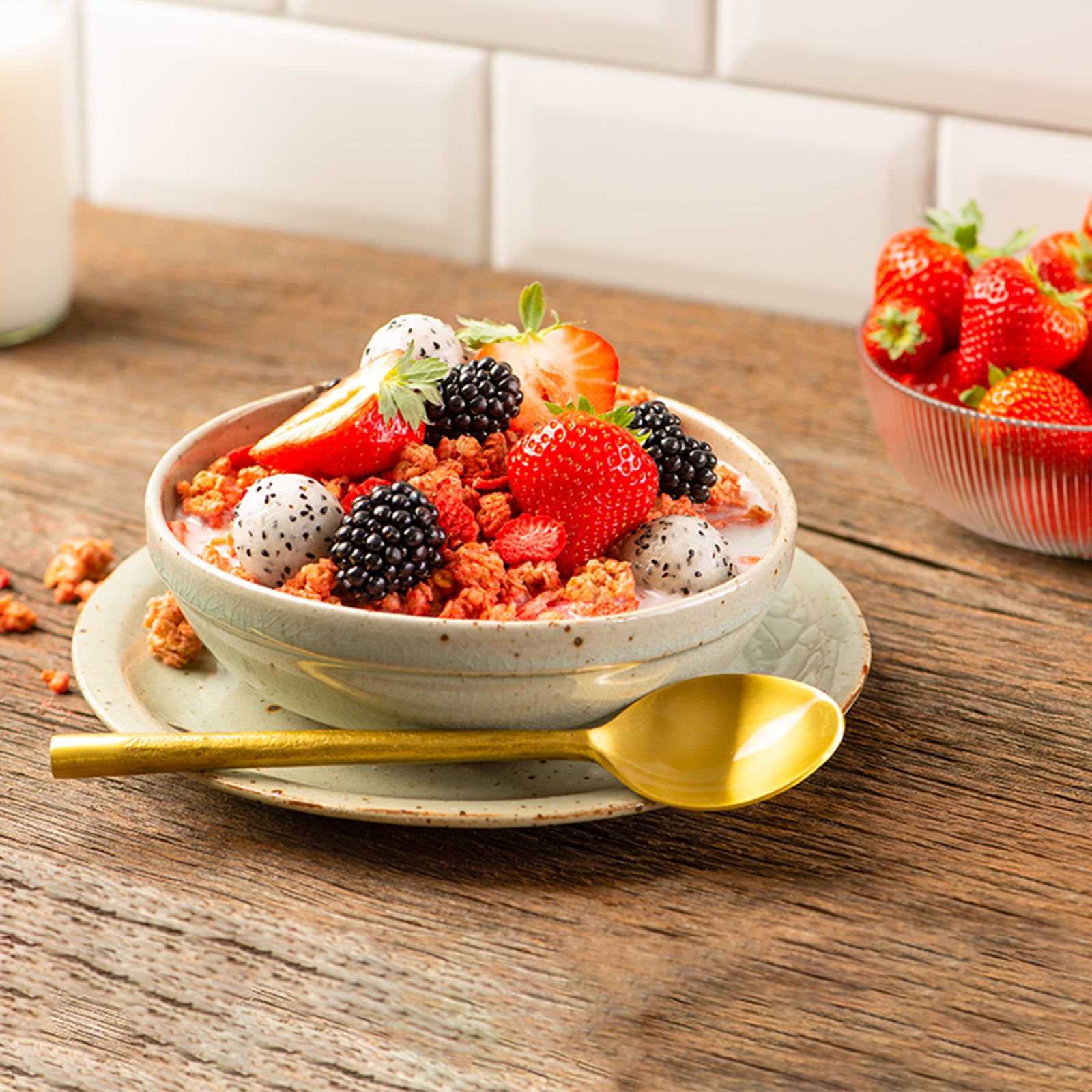barnhouse-krunchy-erdbeere-bio-knusperm-sli-mit-gefriergetrockneten-erdbeeren image 3